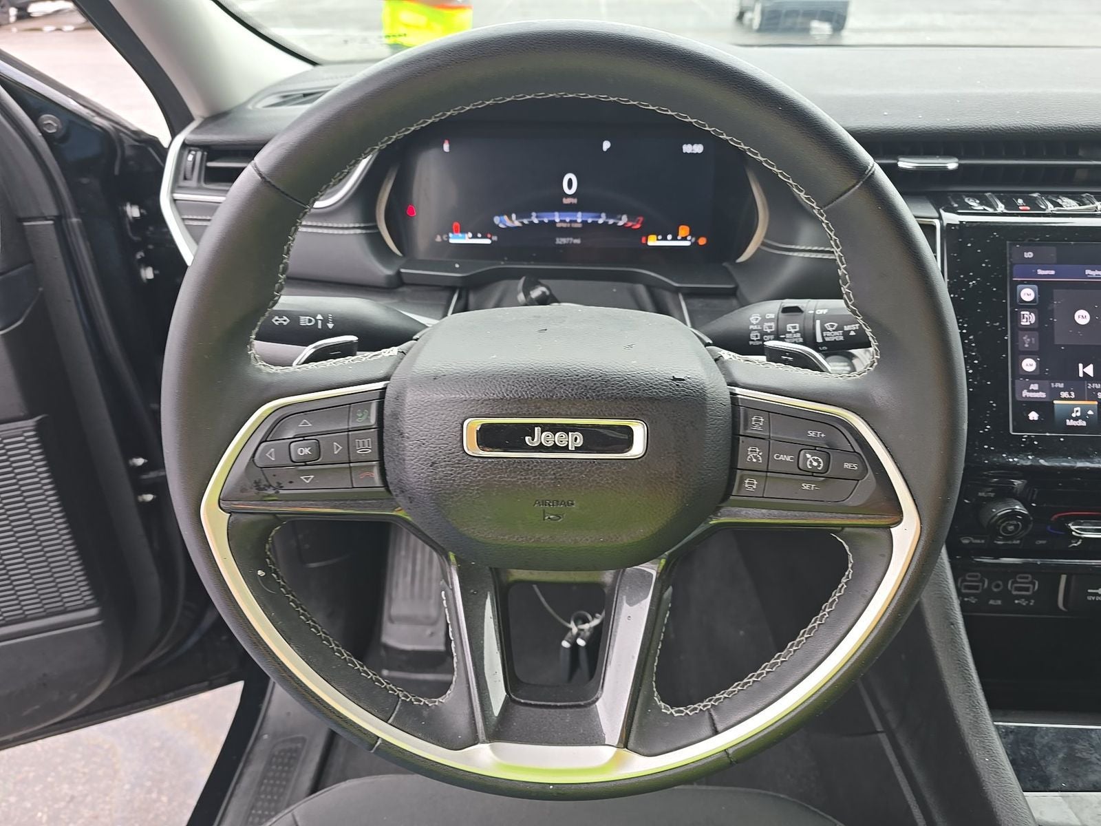 2023 Jeep Grand Cherokee Laredo 4WD