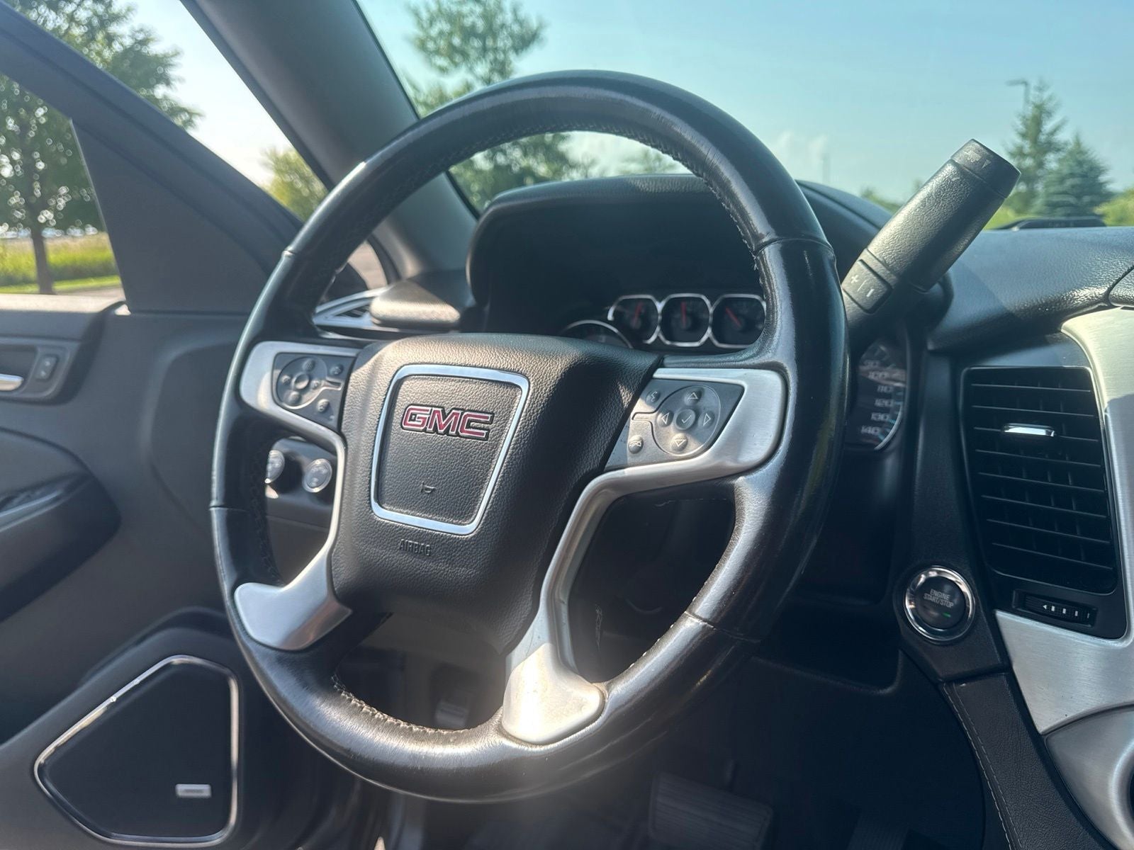 2020 GMC Yukon SLT