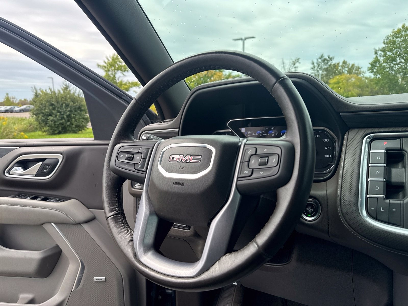 2021 GMC Yukon SLT