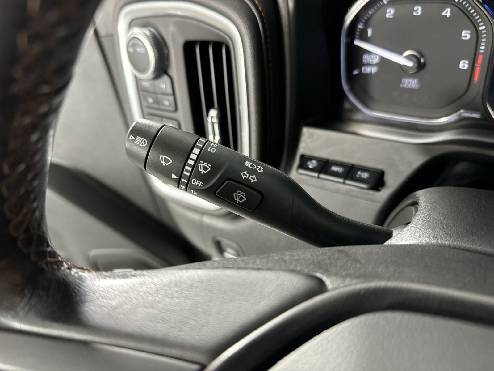 2020 GMC Sierra 1500 AT4 6.2L V8