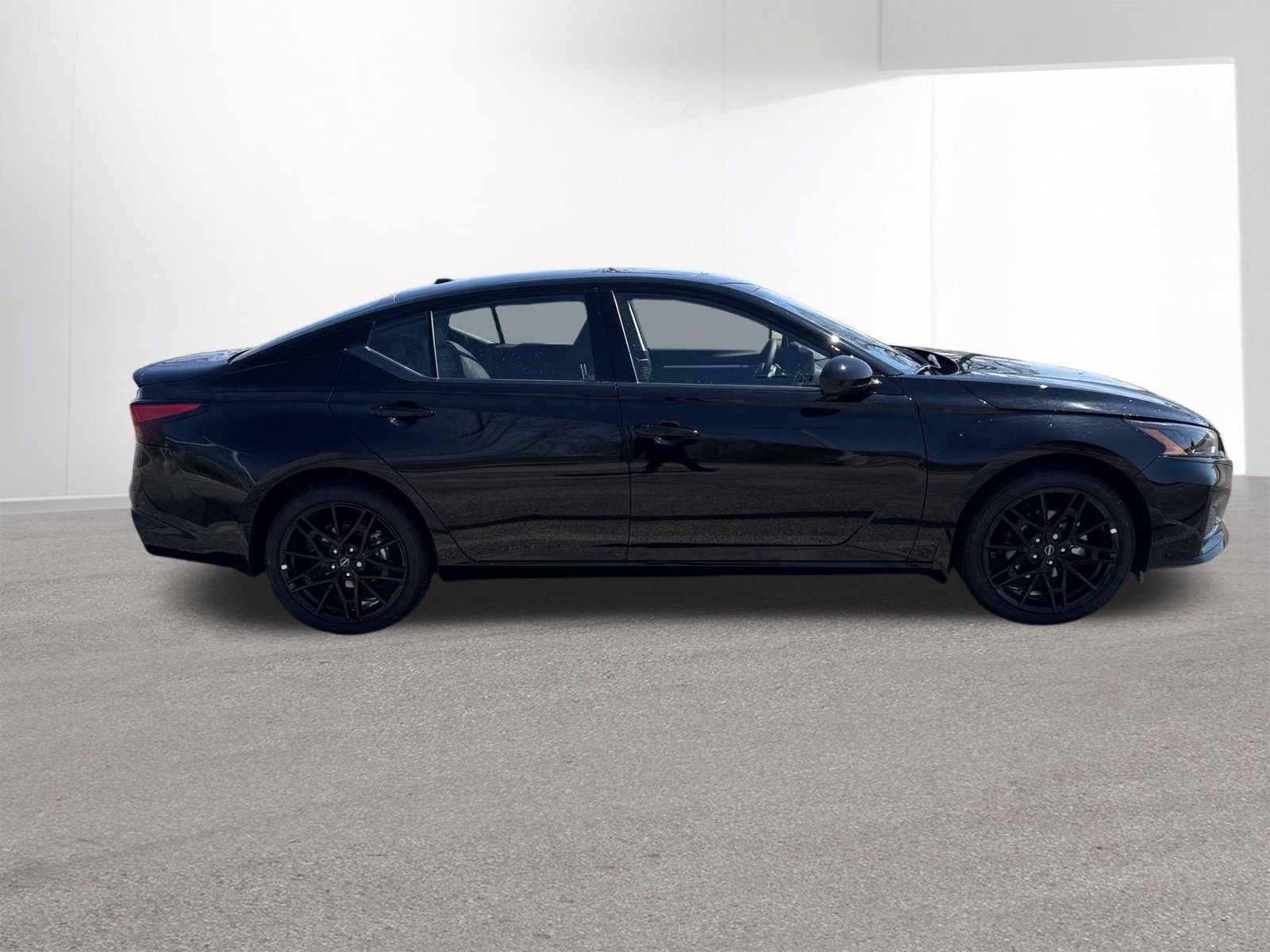 2026 Nissan Altima 2.5 SR Midnight Edition Package