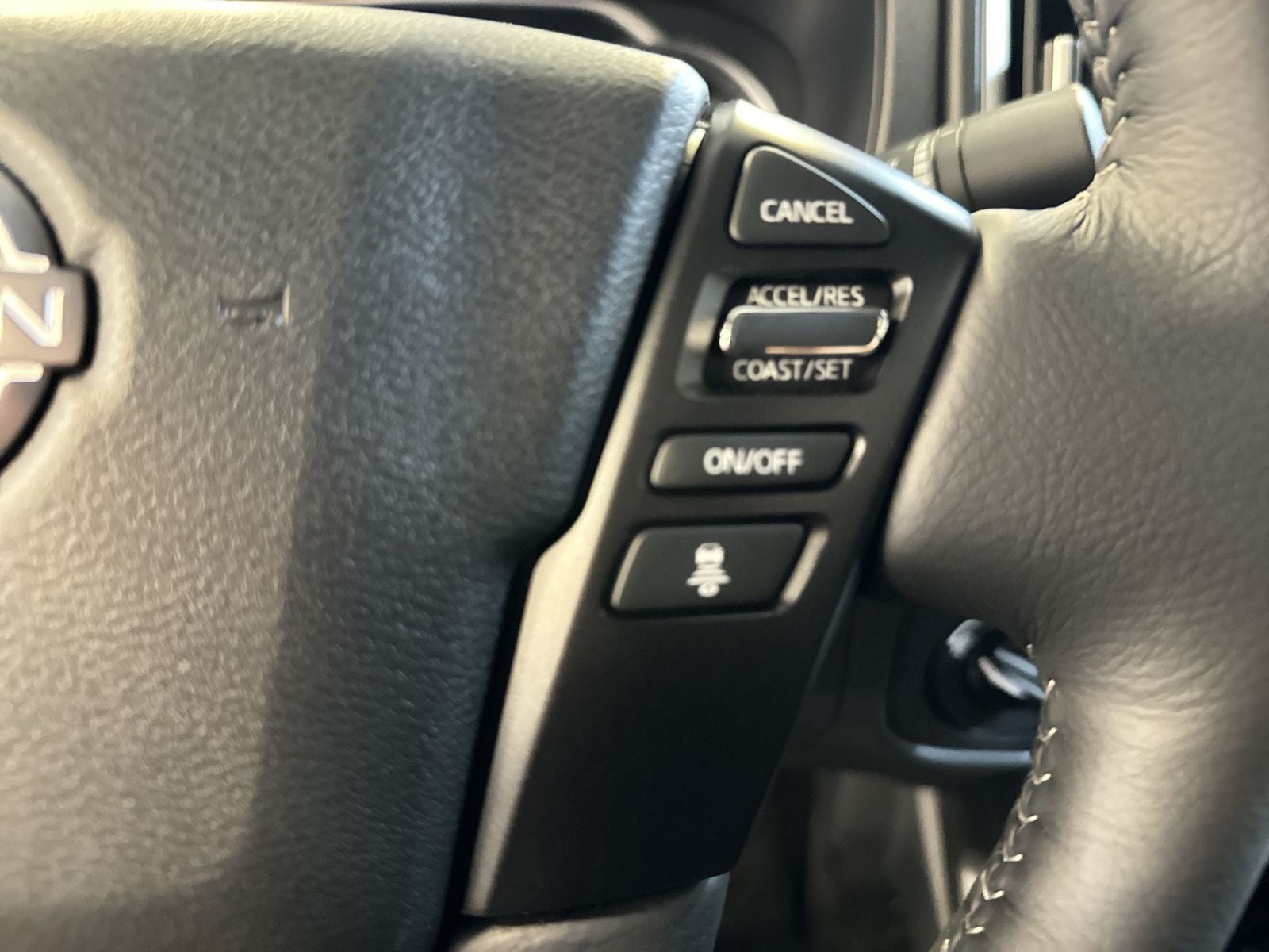 2026 Nissan Frontier SV Convenience Package