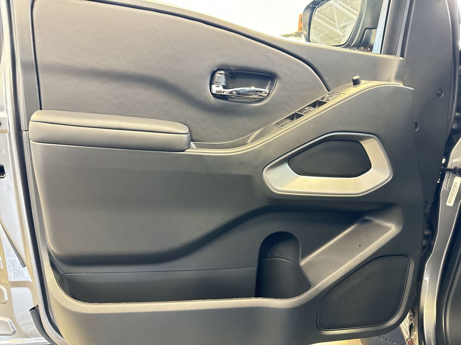 2026 Nissan Frontier SV Convenience Package