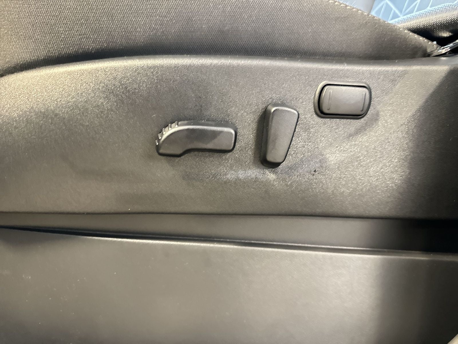 2026 Nissan Frontier SV Convenience Package