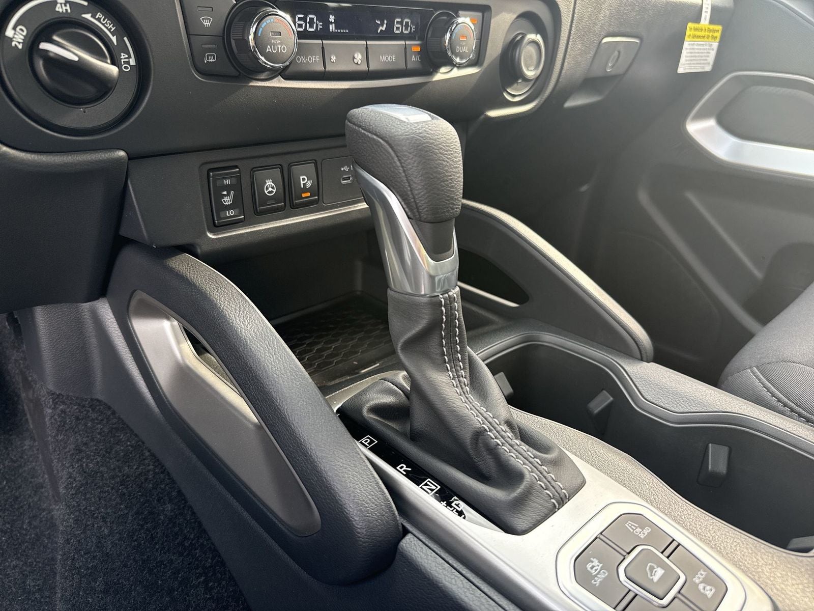 2026 Nissan Frontier SV Convenience Package