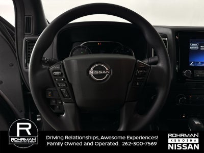 2023 Nissan Frontier SV Midnight Edition Package