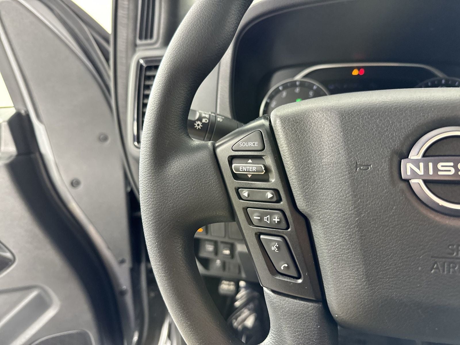 2023 Nissan Frontier SV Midnight Edition Package