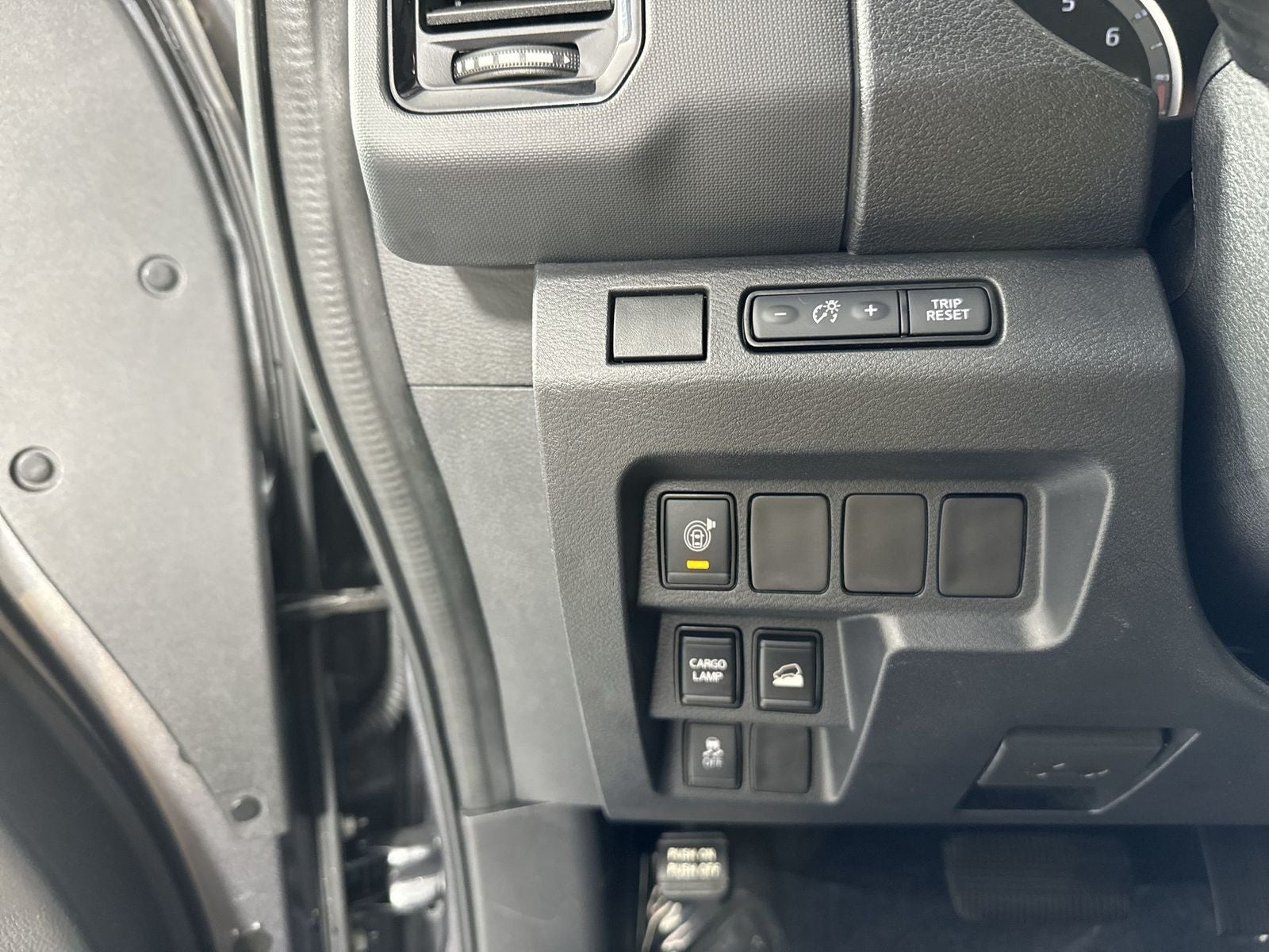 2023 Nissan Frontier SV Midnight Edition Package