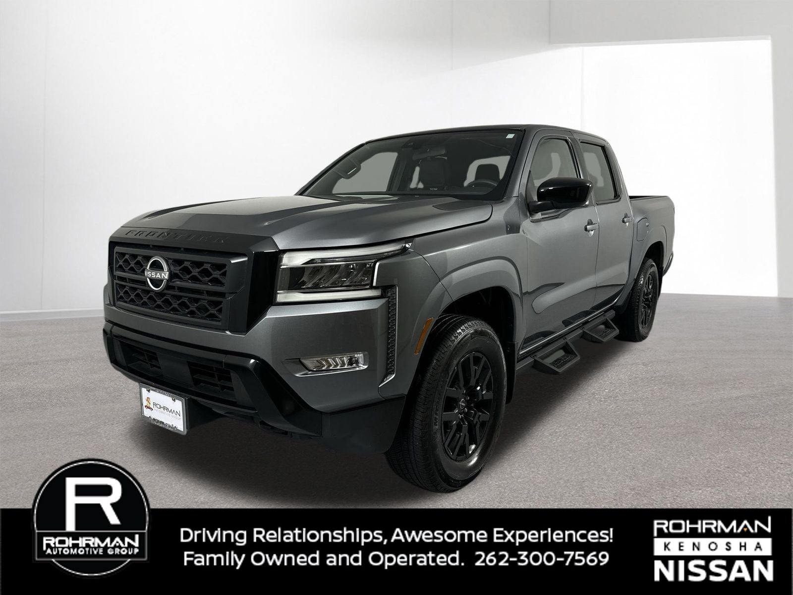2023 Nissan Frontier SV Midnight Edition Package
