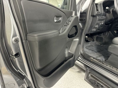 2023 Nissan Frontier SV Midnight Edition Package