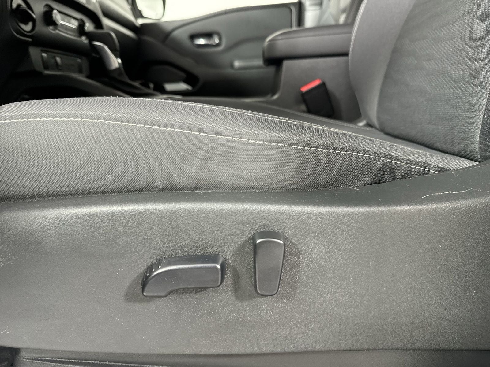 2023 Nissan Frontier SV Midnight Edition Package