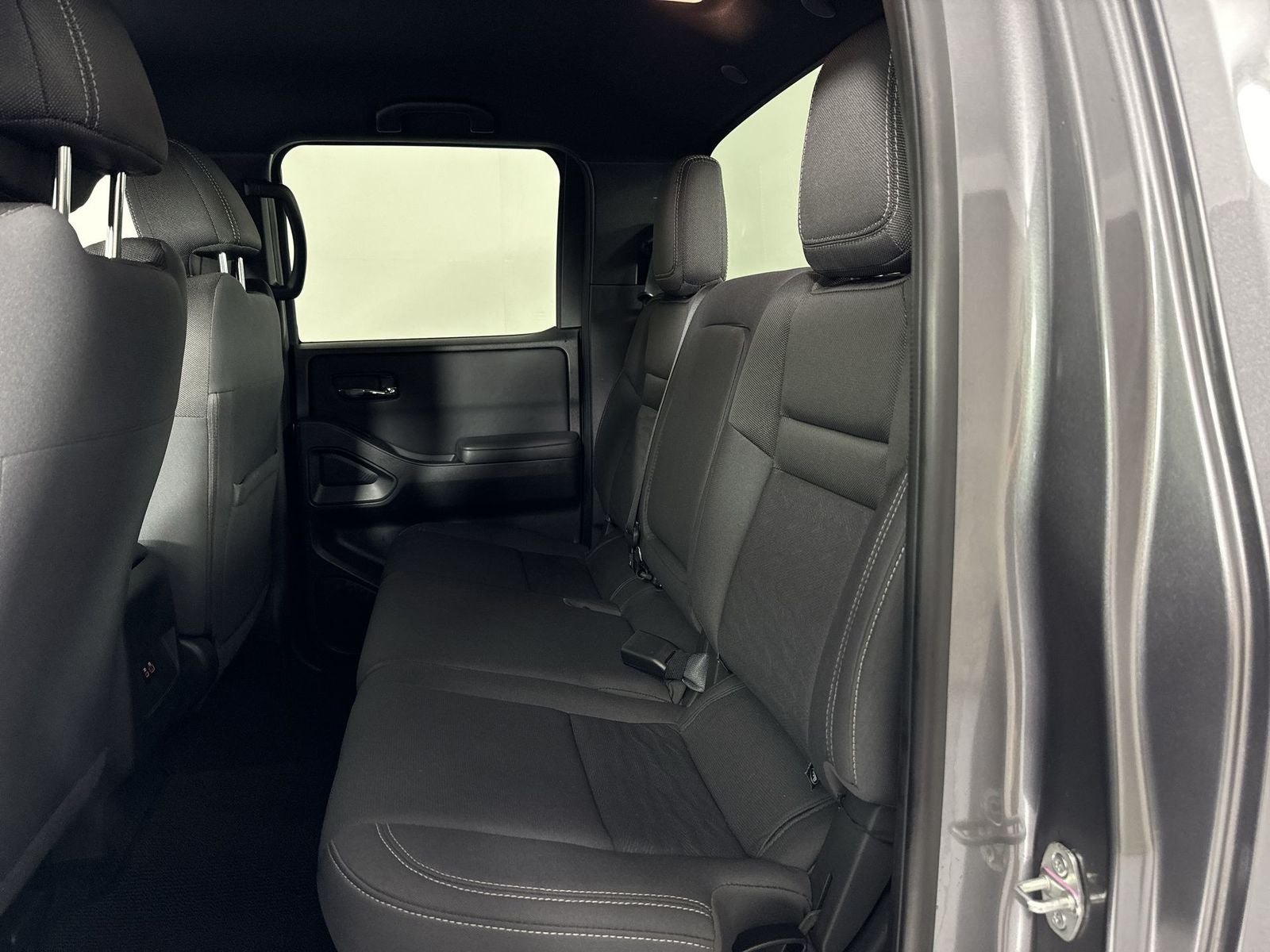 2023 Nissan Frontier SV Midnight Edition Package