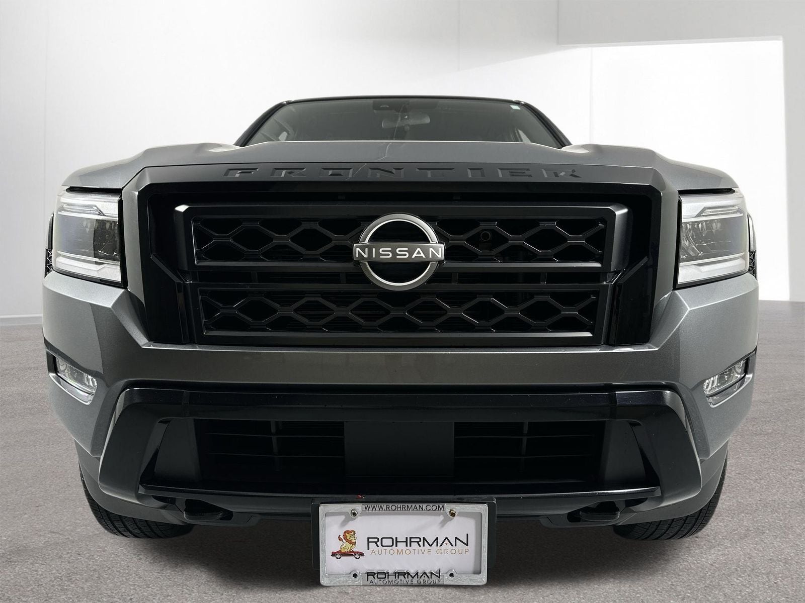 2023 Nissan Frontier SV Midnight Edition Package