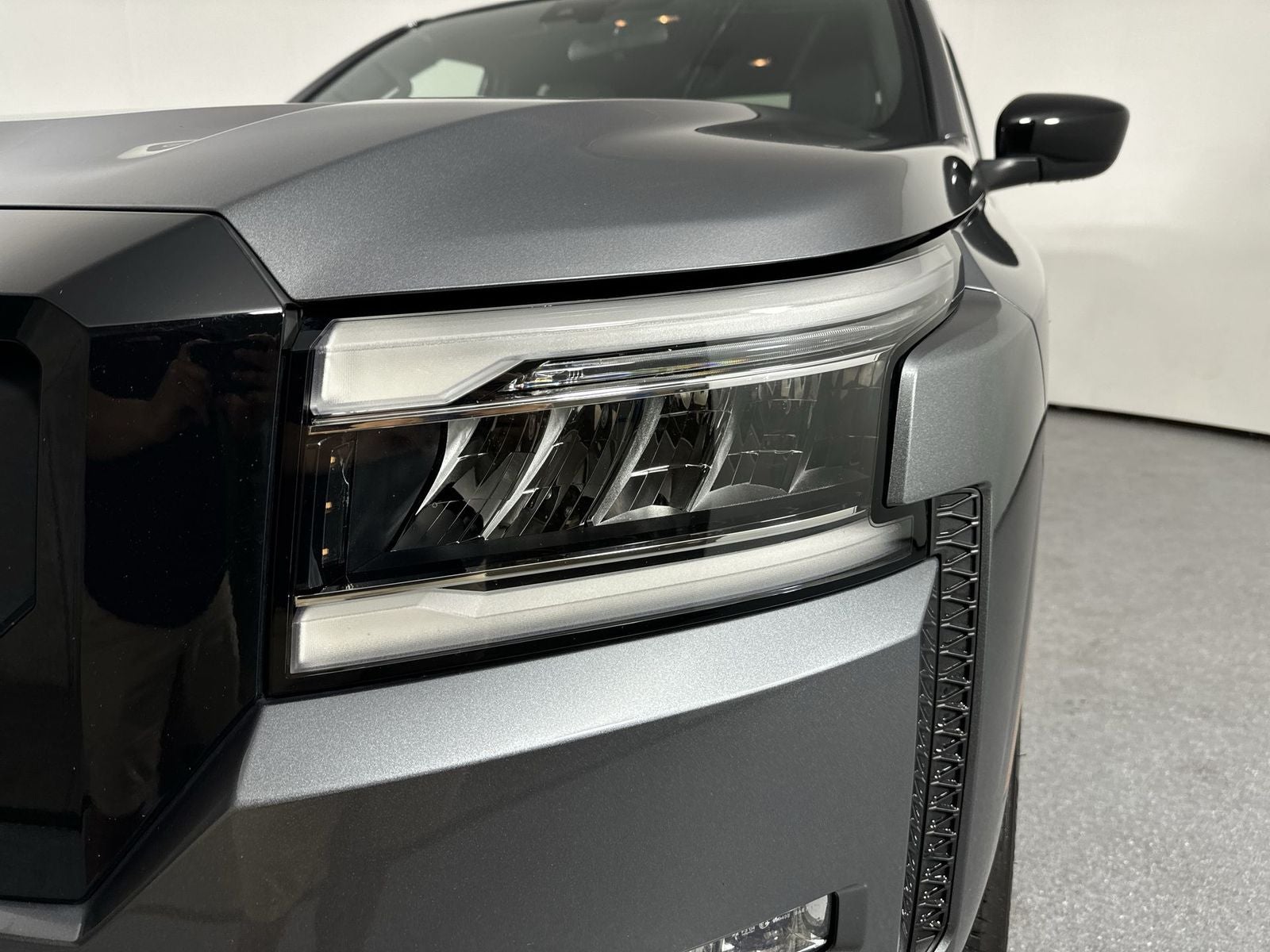 2023 Nissan Frontier SV Midnight Edition Package