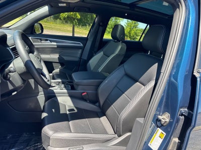 2023 Volkswagen Atlas Cross Sport 2.0T SEL R-Line Black