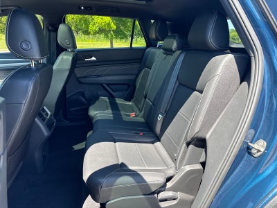 2023 Volkswagen Atlas Cross Sport 2.0T SEL R-Line Black