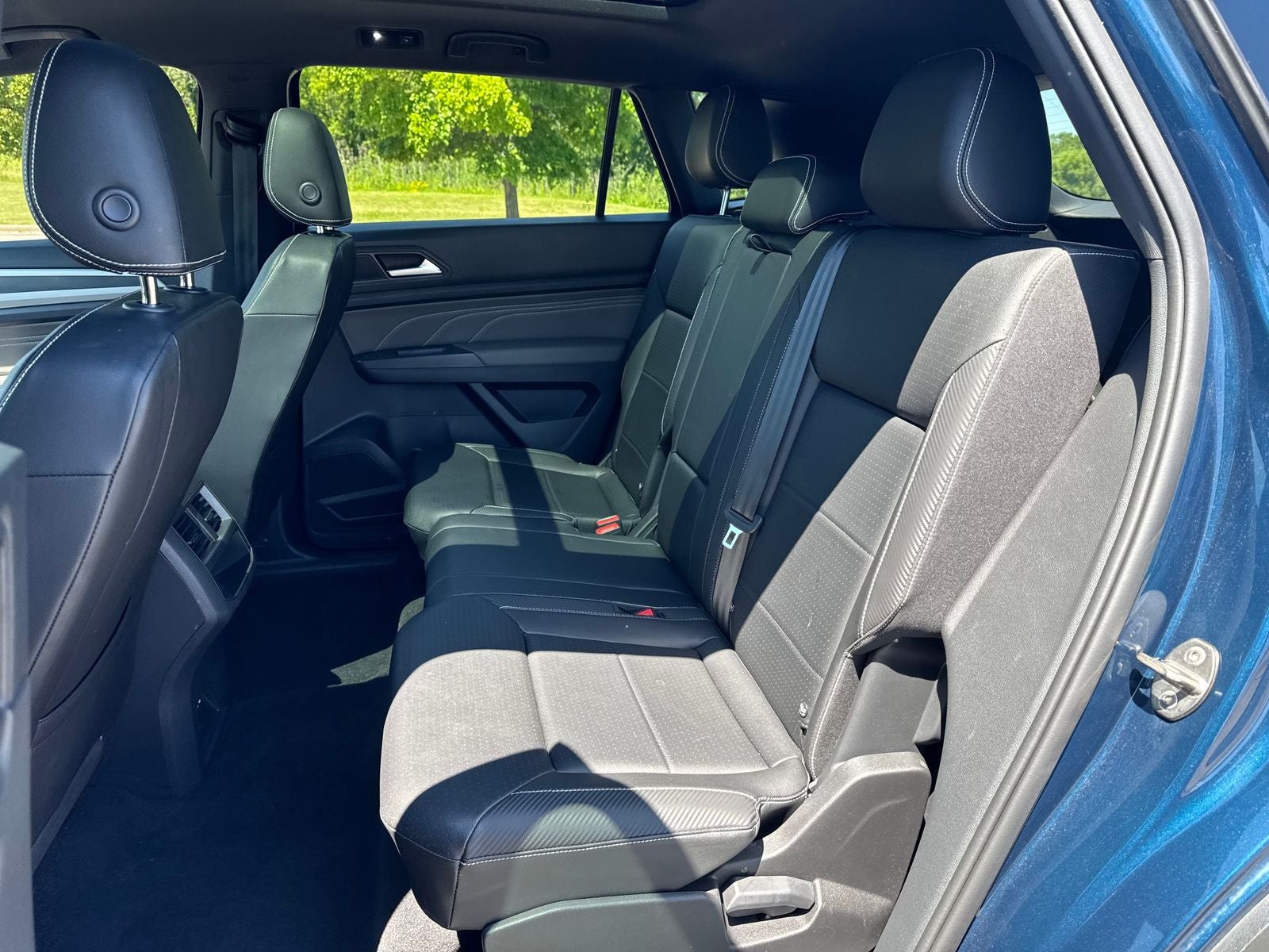 2023 Volkswagen Atlas Cross Sport 2.0T SEL R-Line Black