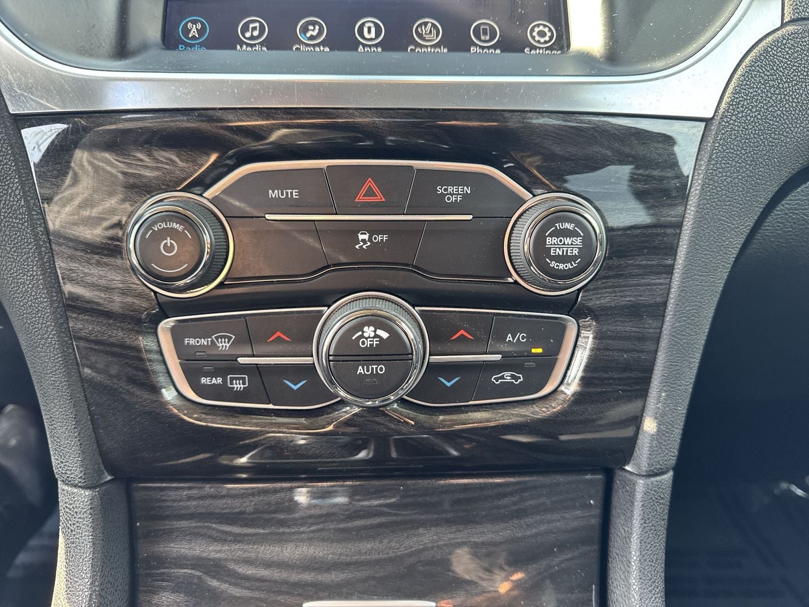 2017 Chrysler 300 Limited