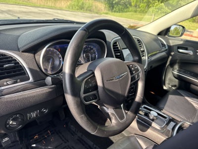 2017 Chrysler 300 Limited