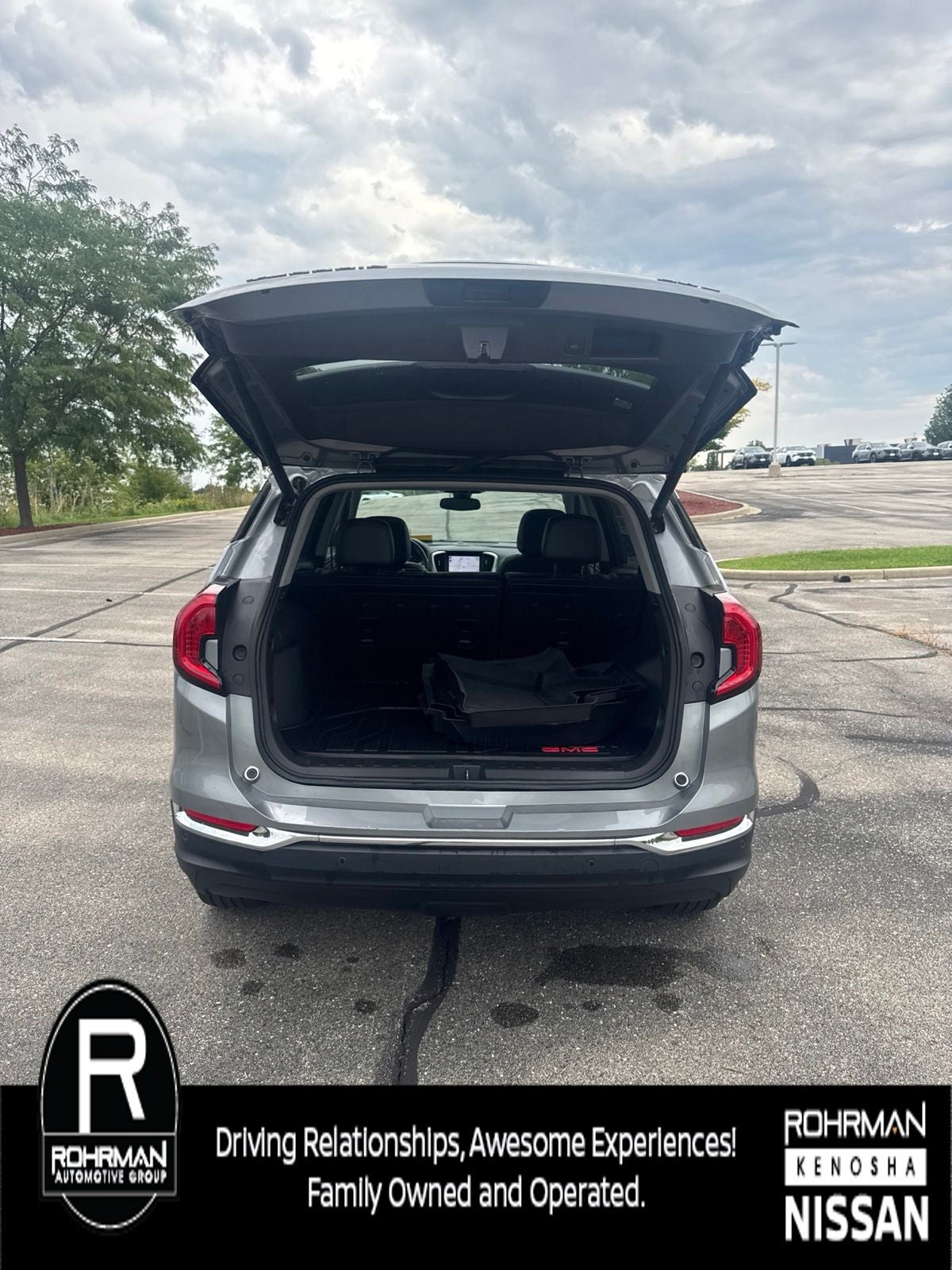 2023 GMC Terrain SLT