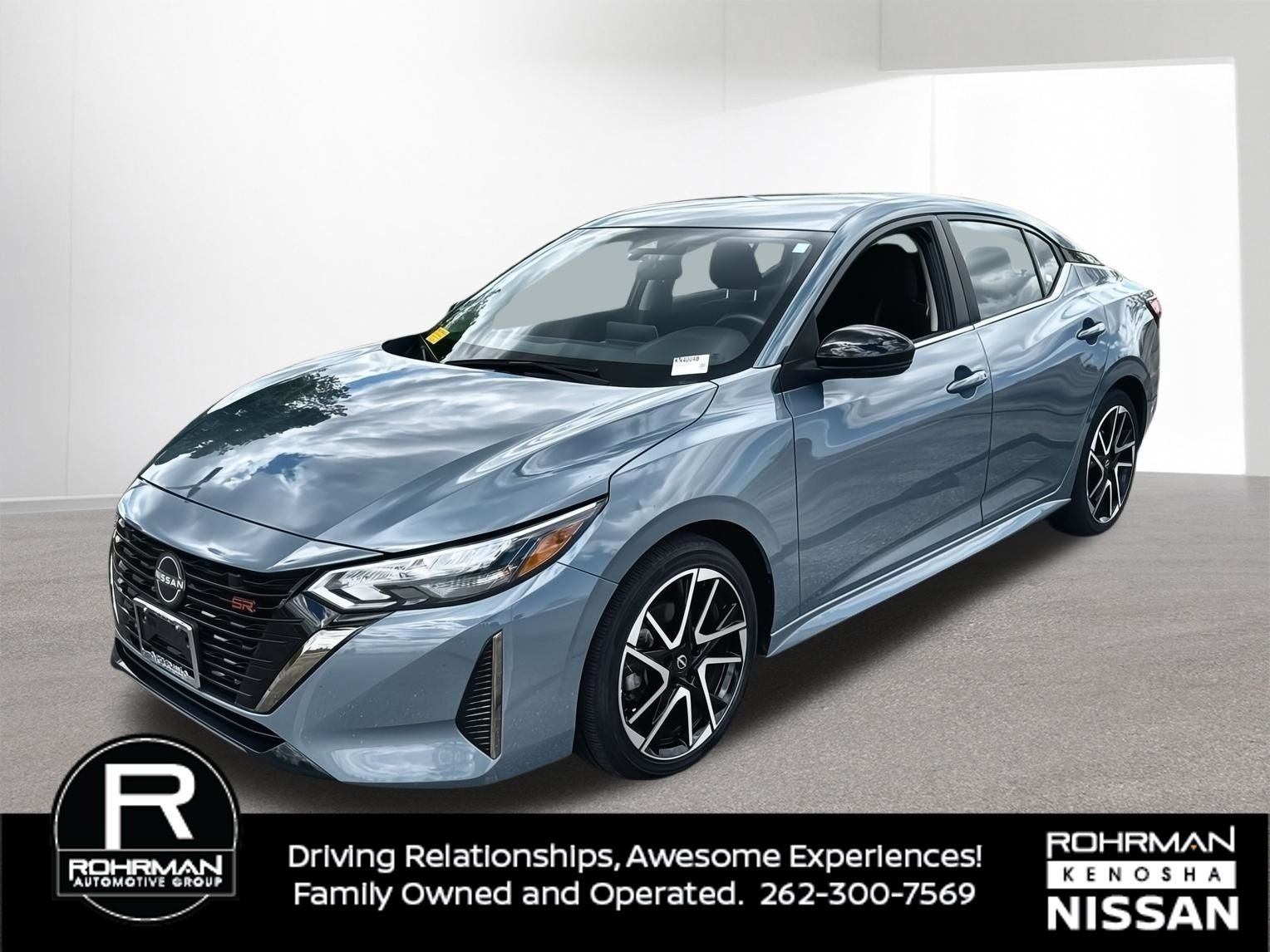 2025 Nissan Sentra SR CVT's photo