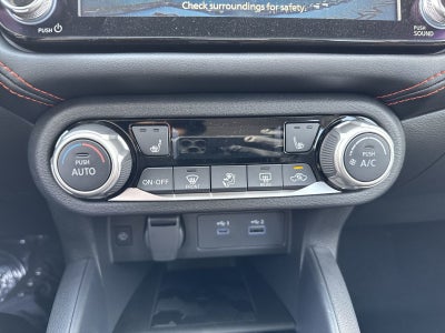 2025 Nissan Versa 1.6 SR
