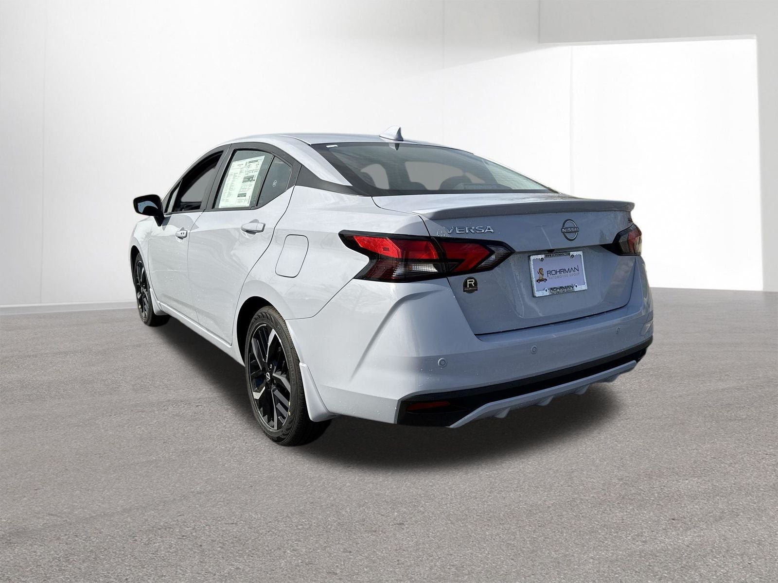 2025 Nissan Versa 1.6 SR