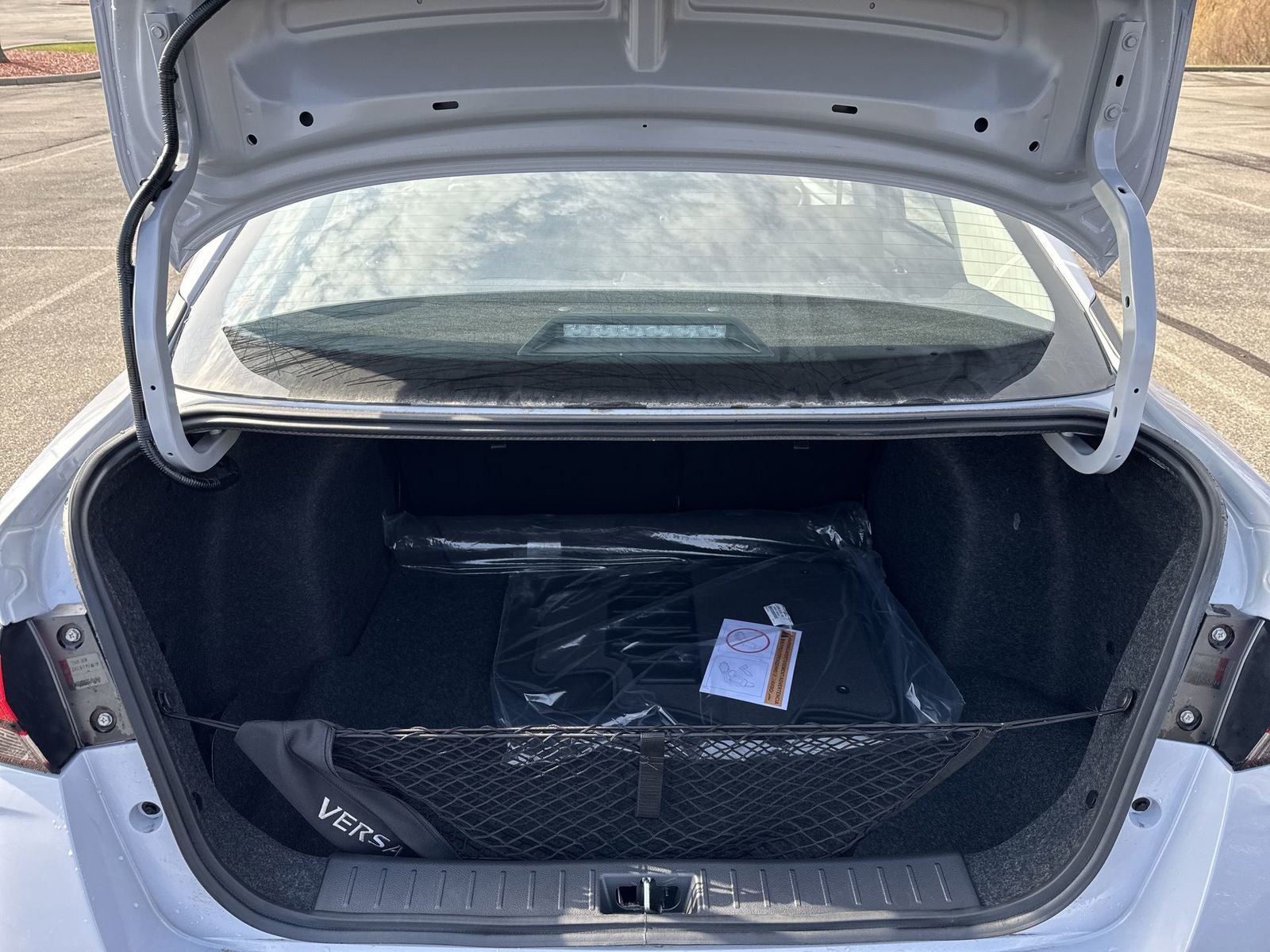 2025 Nissan Versa 1.6 SR