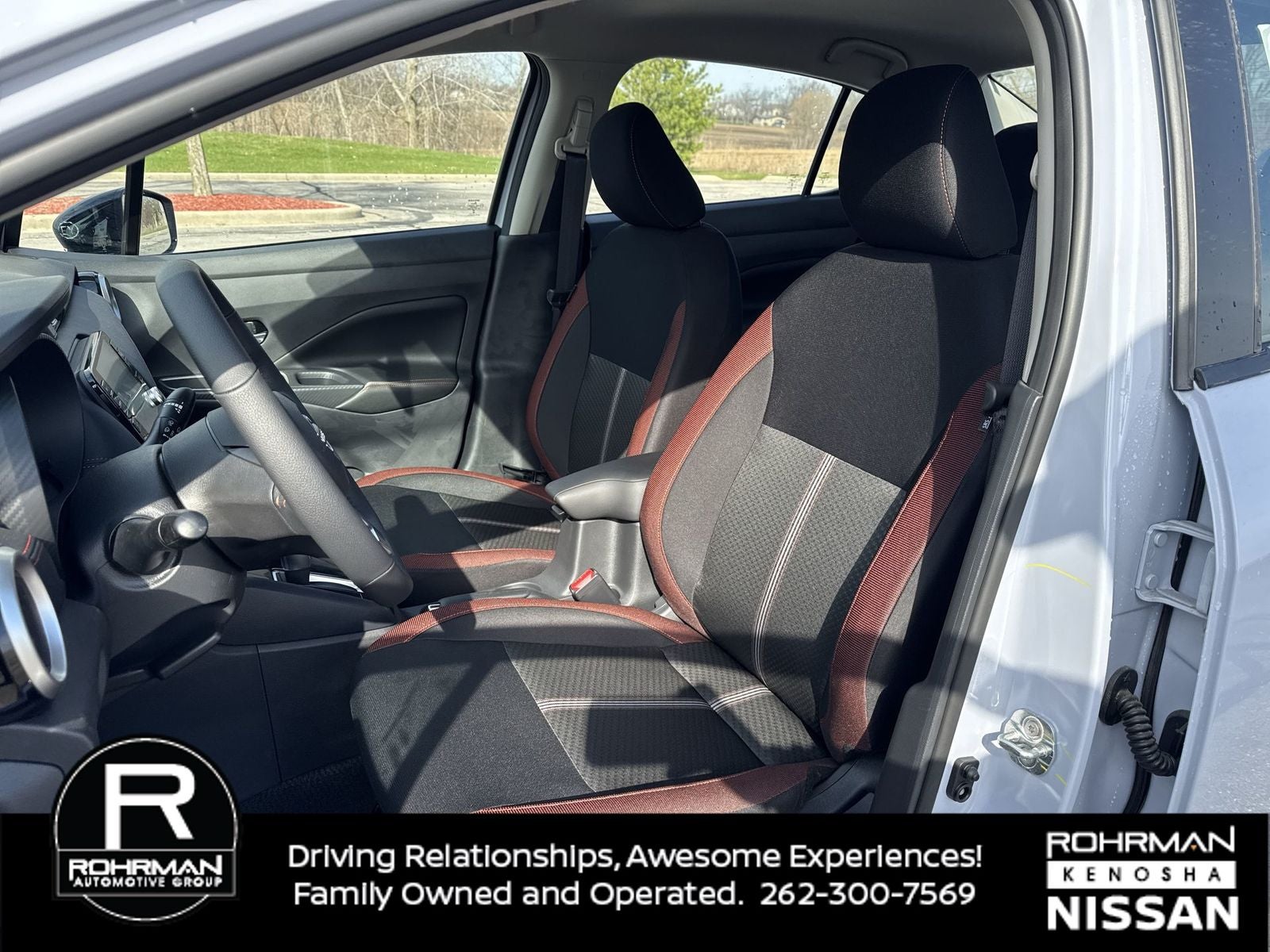 2025 Nissan Versa 1.6 SR