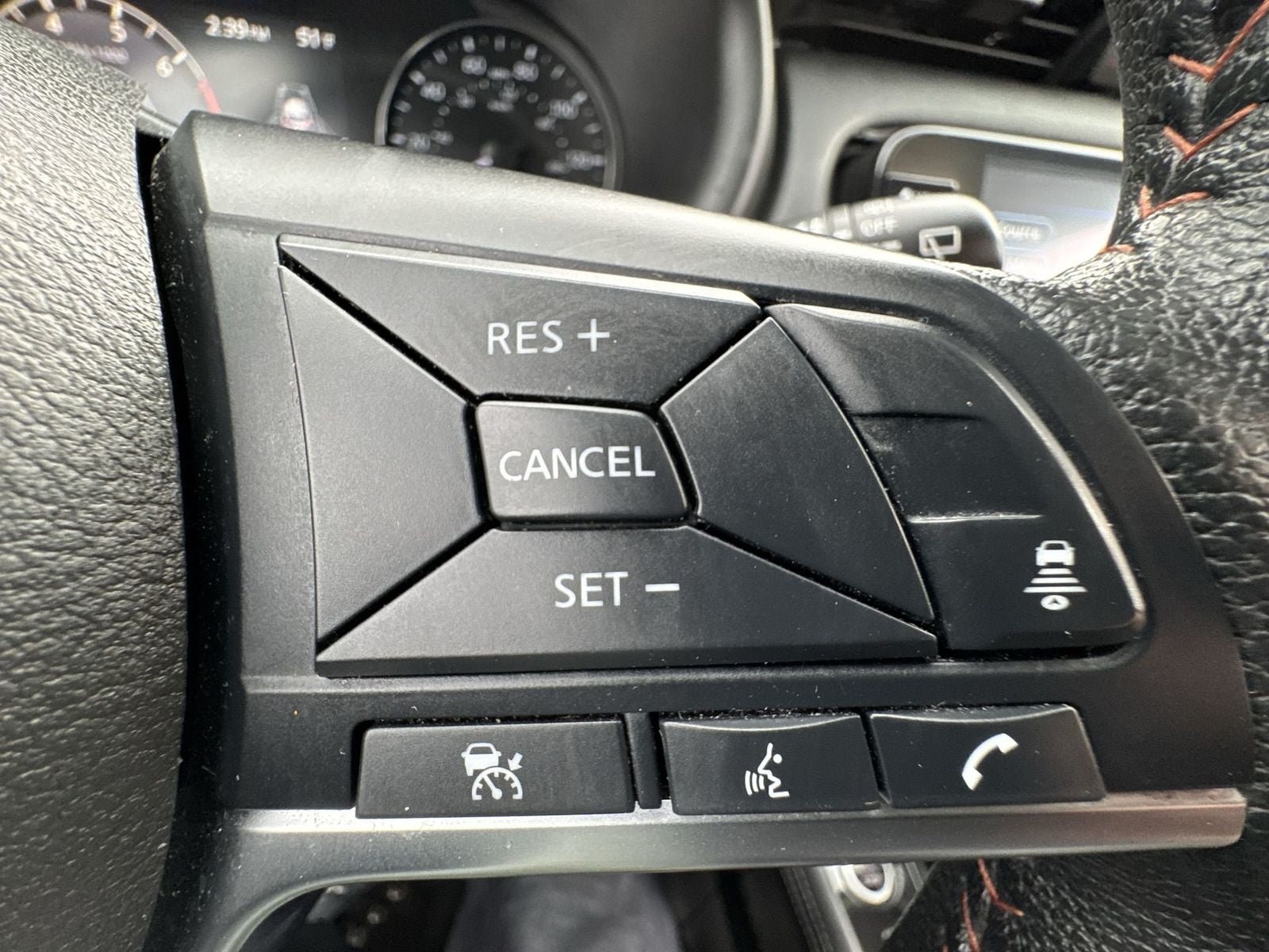 2023 Nissan Kicks SR Premium Package