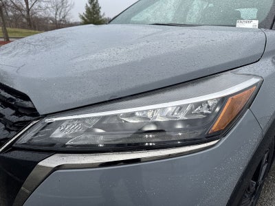 2023 Nissan Kicks SR Premium Package