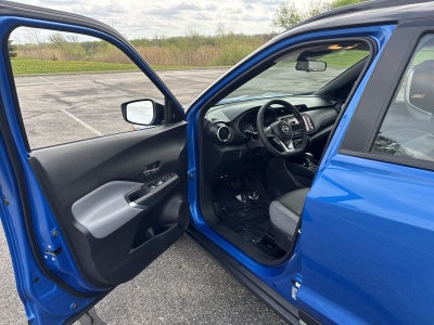 2023 Nissan Kicks SR