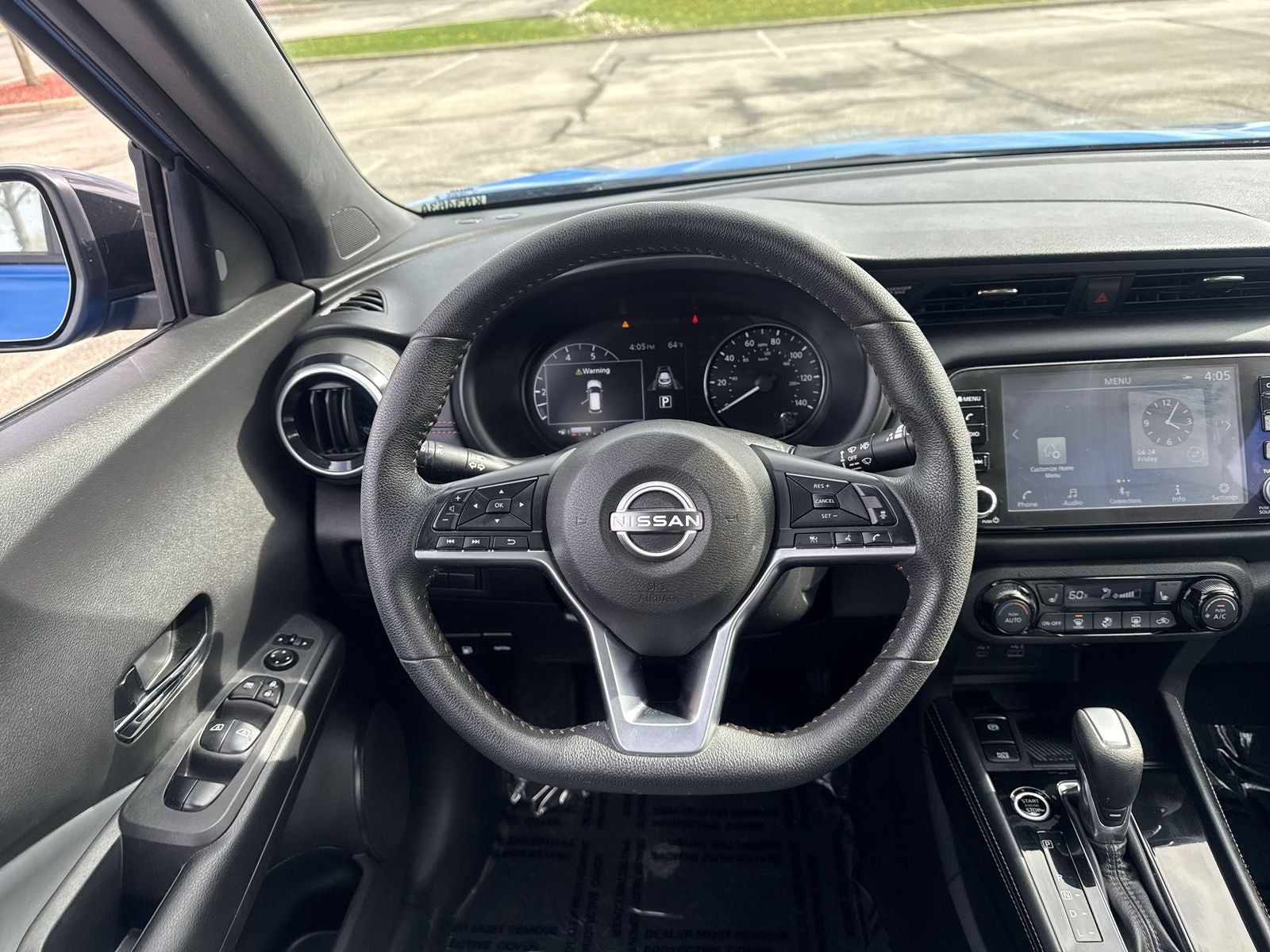 2023 Nissan Kicks SR