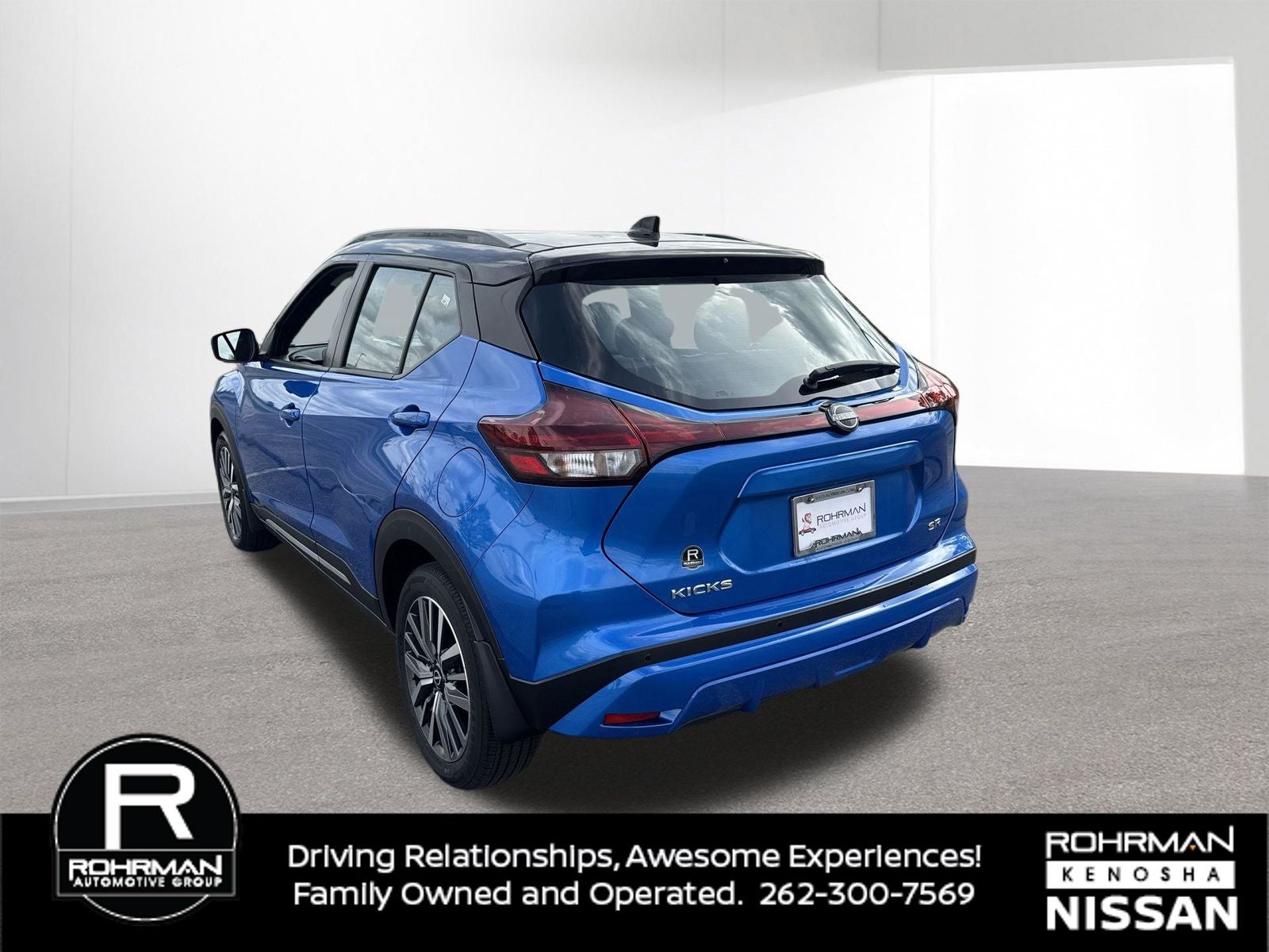 2023 Nissan Kicks SR