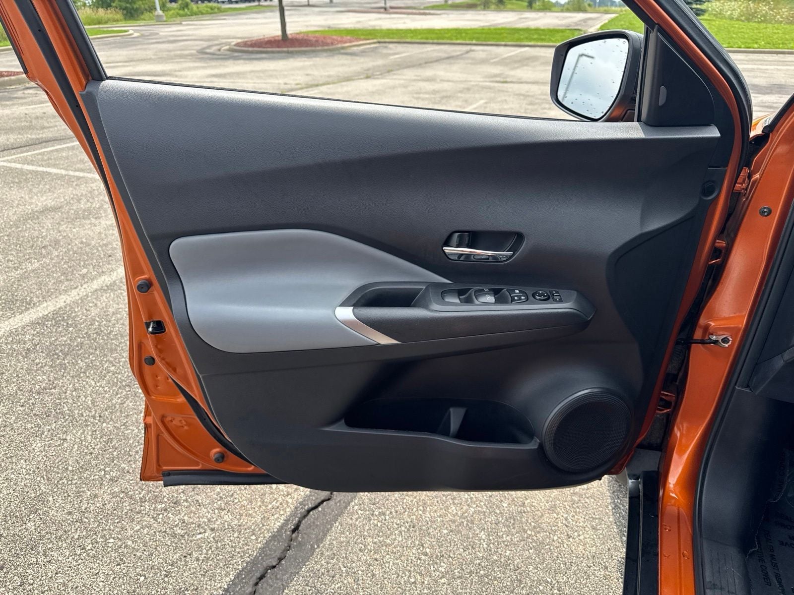 2022 Nissan Kicks SR