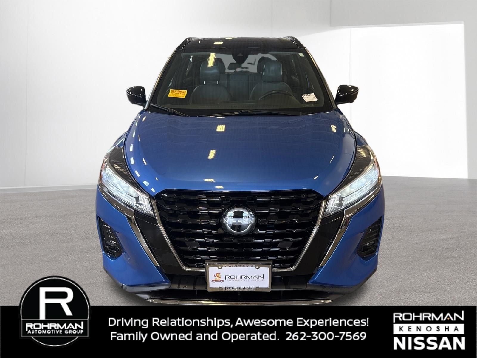 2023 Nissan Kicks SR