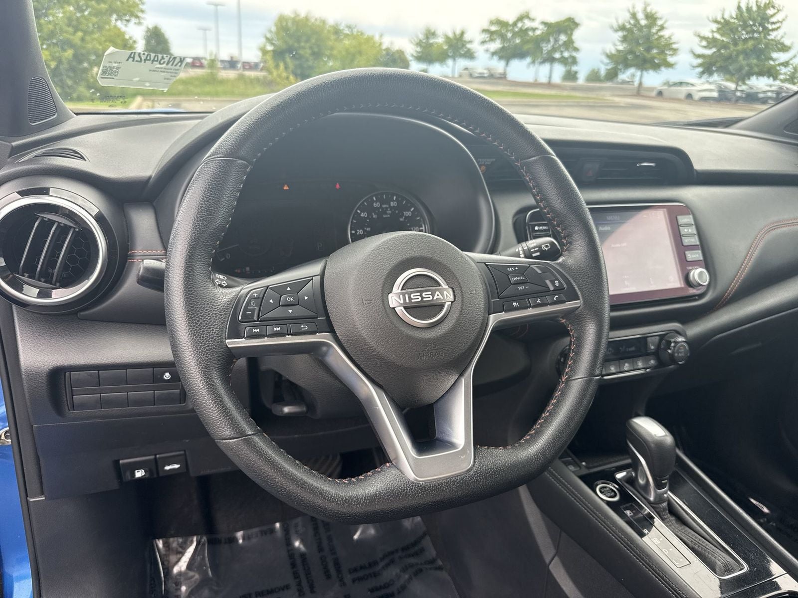 2023 Nissan Kicks SR