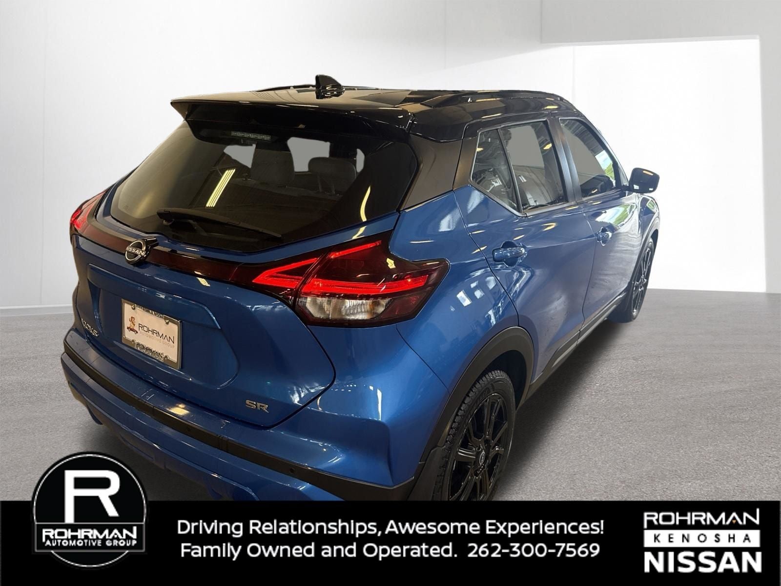 2023 Nissan Kicks SR
