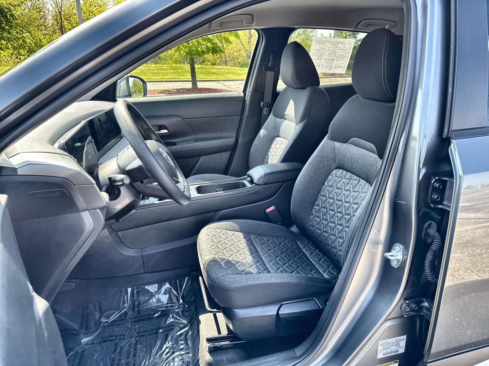 2025 Nissan Kicks SV