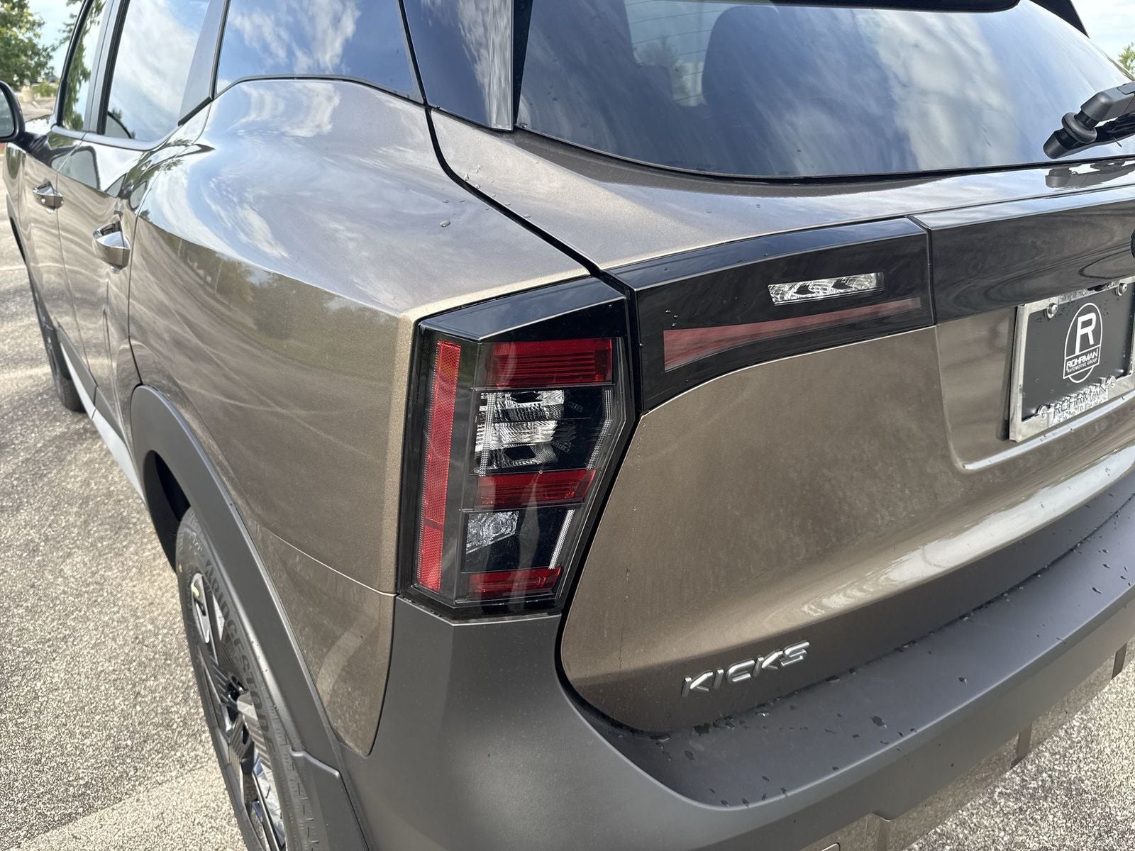 2027 Nissan Kicks SV AWD