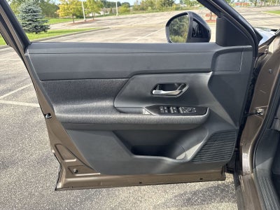 2027 Nissan Kicks SV AWD