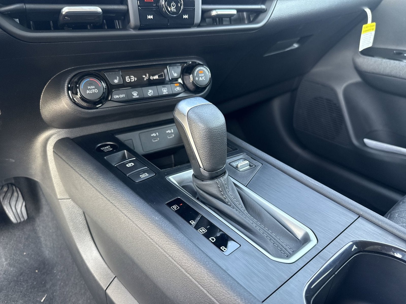 2027 Nissan Kicks SV AWD