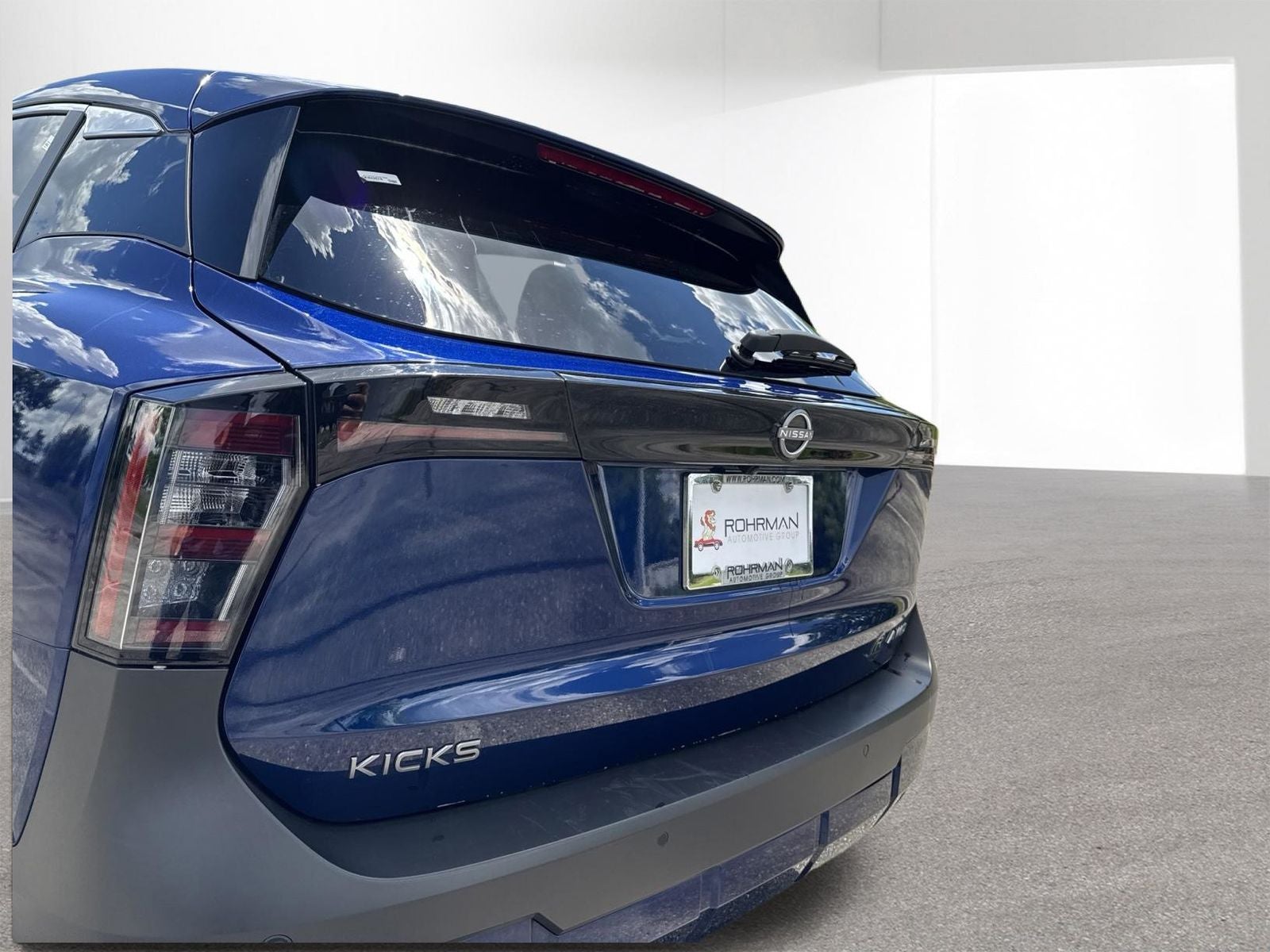 2025 Nissan Kicks SV