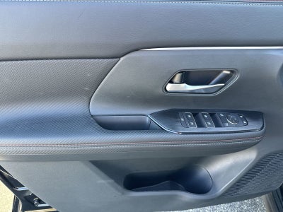 2026 Nissan Kicks SR AWD Cold Weather Package