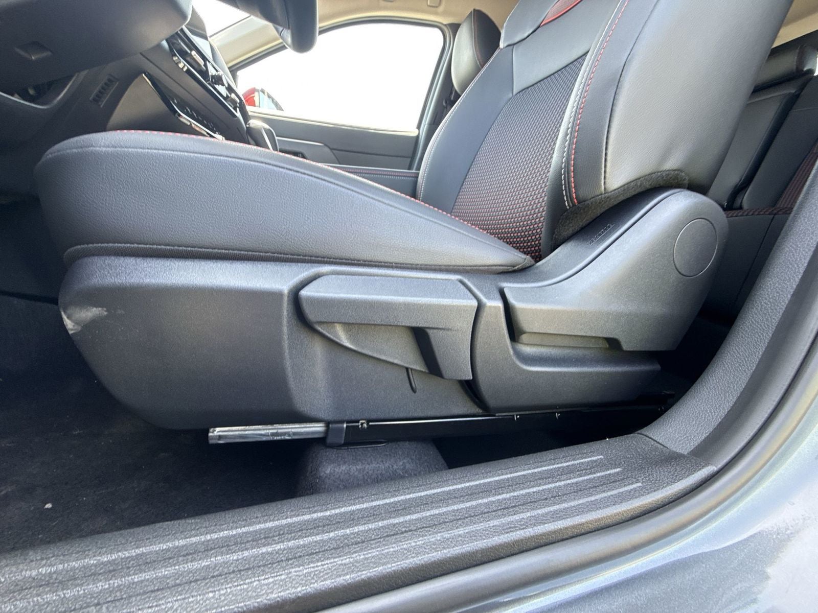 2026 Nissan Kicks SR AWD Cold Weather Package