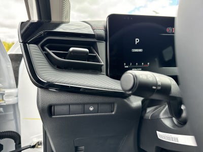 2026 Nissan Kicks SR AWD Cold Weather Package