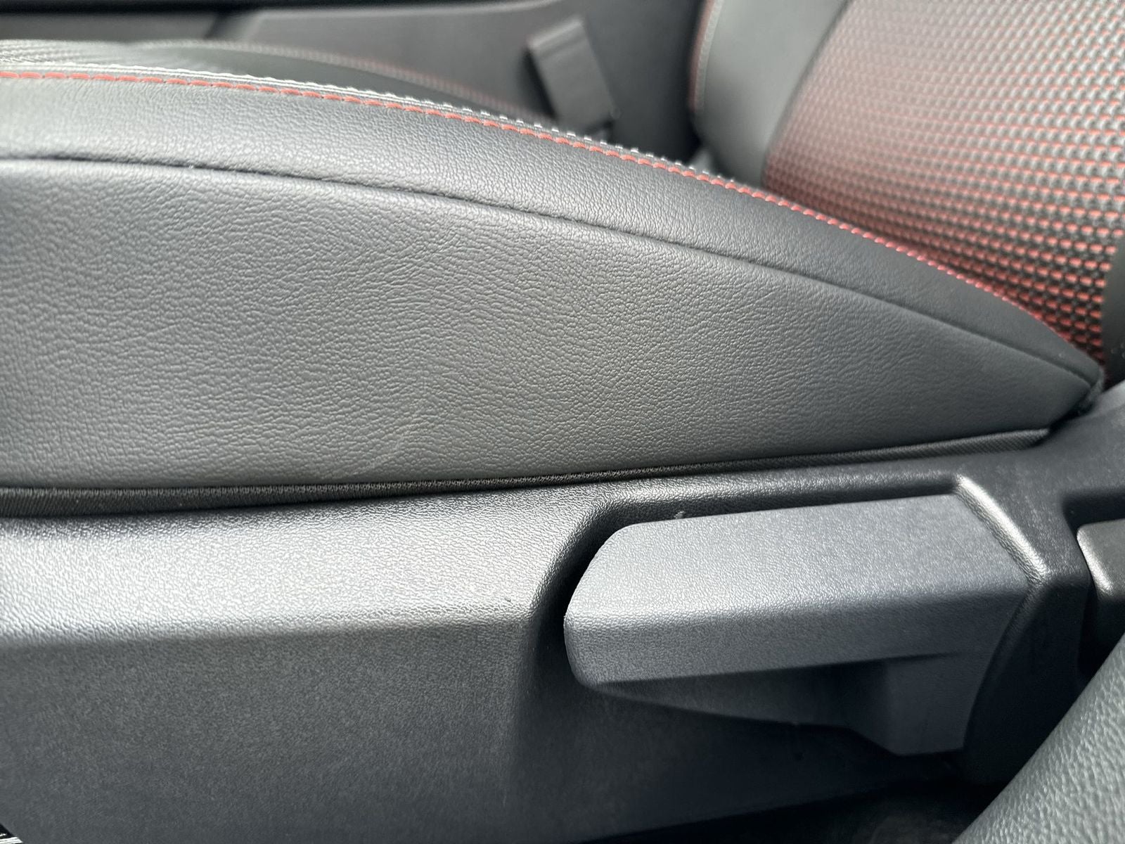 2026 Nissan Kicks SR AWD Cold Weather Package