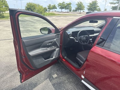 2026 Nissan Kicks SR AWD Cold Weather Package