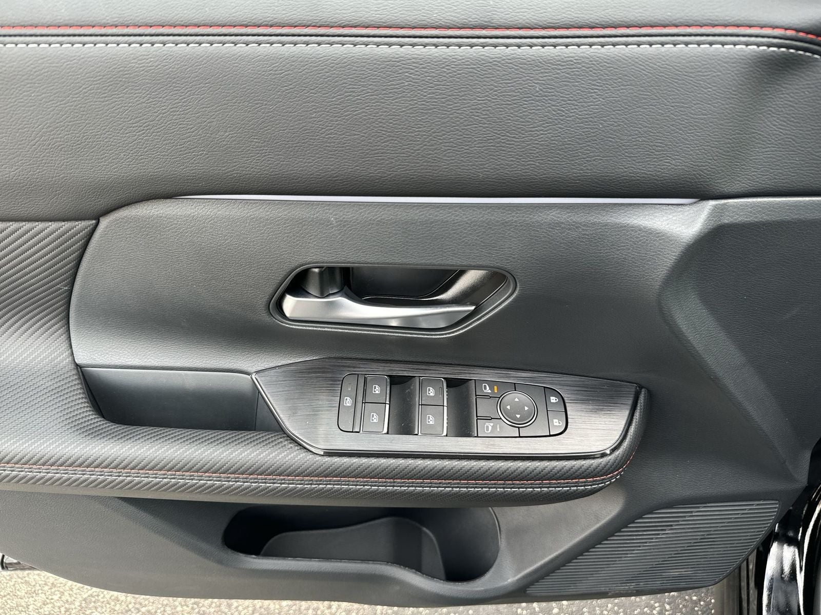 2026 Nissan Kicks SR AWD Cold Weather Package