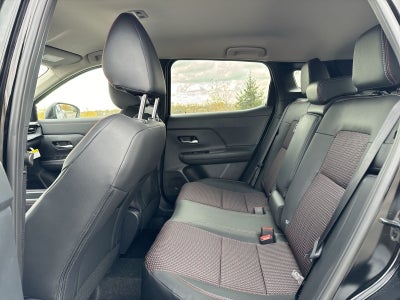 2026 Nissan Kicks SR AWD Cold Weather Package